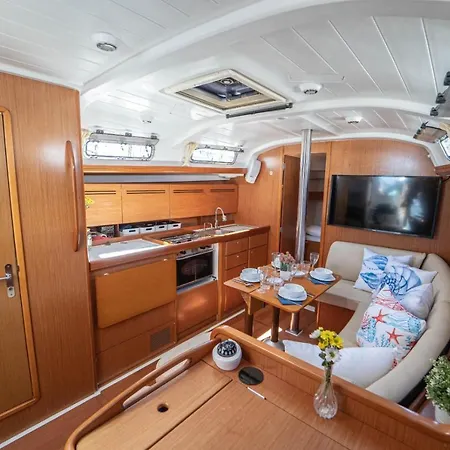 Freya - S Sailboat Botel